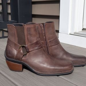 Brown leather Wolky comfortable boots Size 39